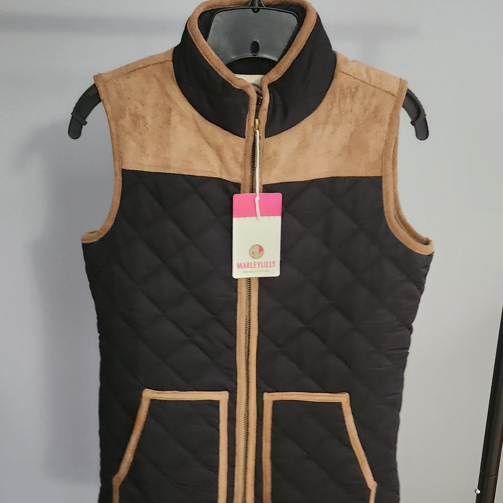 NWT- Quilted Adjustable Barn Vest size XS